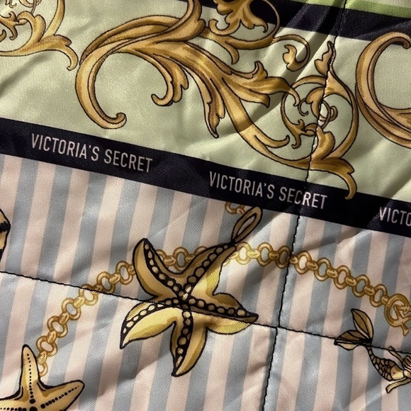 Victorias Secret Packable Blanket Nautical Beach Picnic Blanket Size 52X57 - Picture 14 of 14